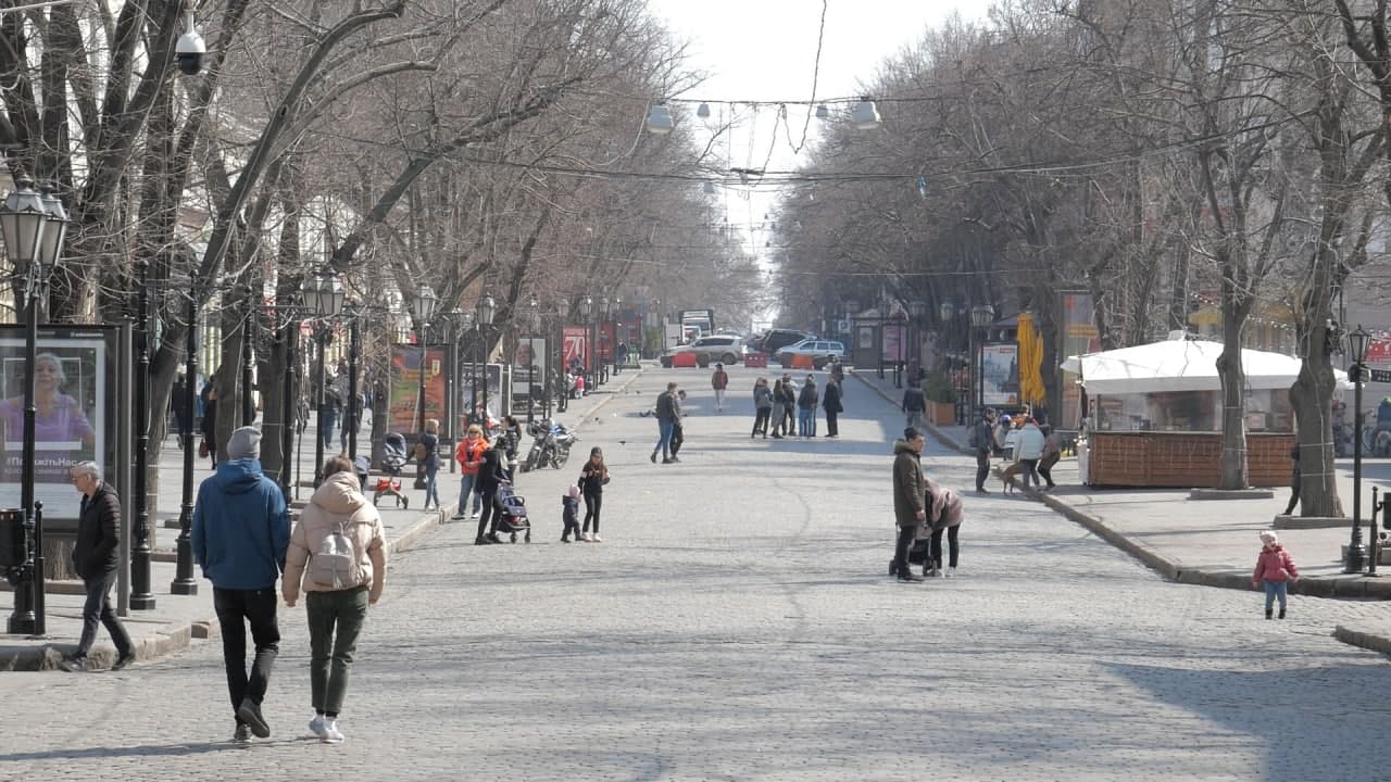 Юморина на карантине. Реакция одесситов и гостей города на отмену традиционного праздника (Видео)