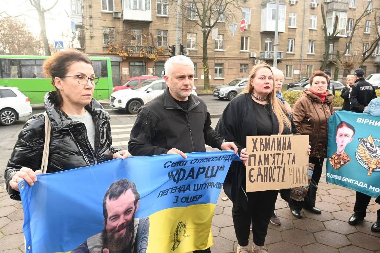 Кипер вышел в народ